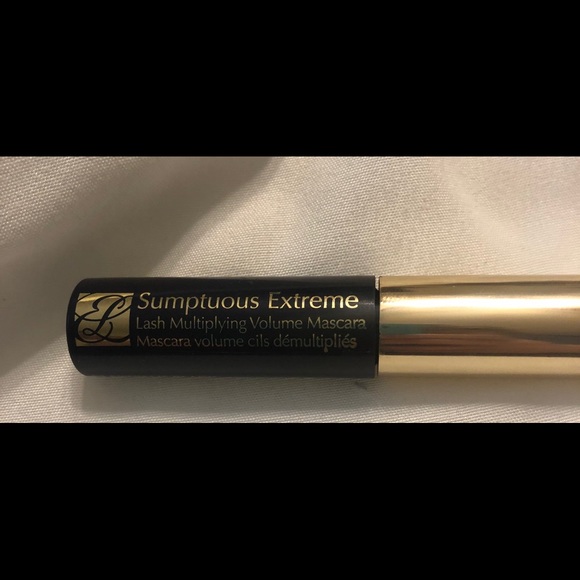 Lip stick,mascara, lip liner, night repair set - Picture 4 of 8